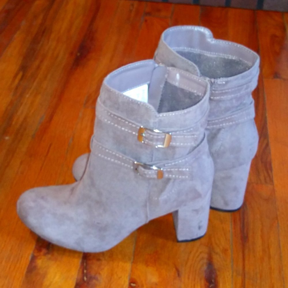 Christian Siriano Boots booties Faux Suede taupe zippered hipster biker heels